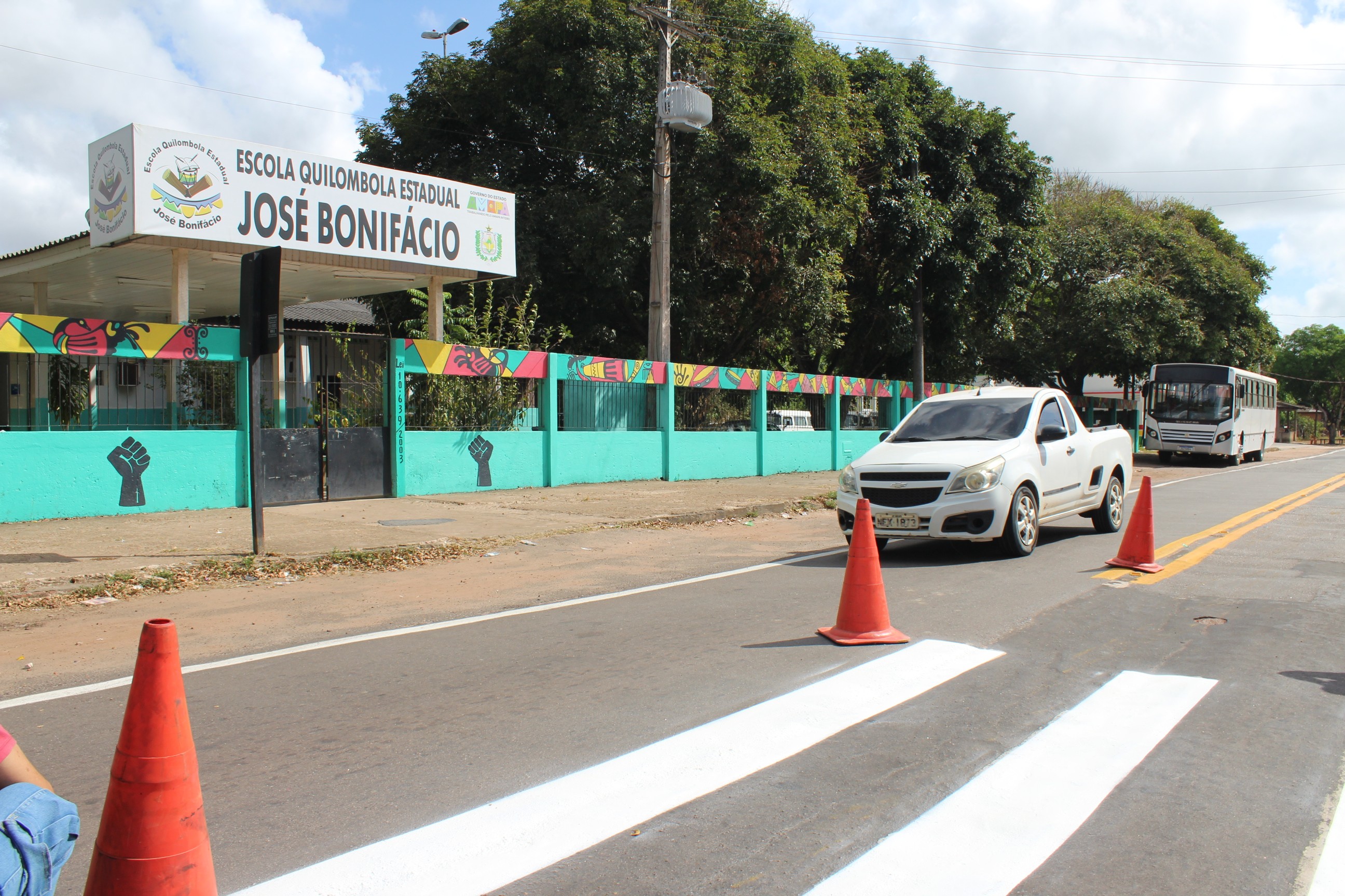 Após acidentes, rodovia do Curiaú recebe nova sinalização para reforçar segurança em Macapá