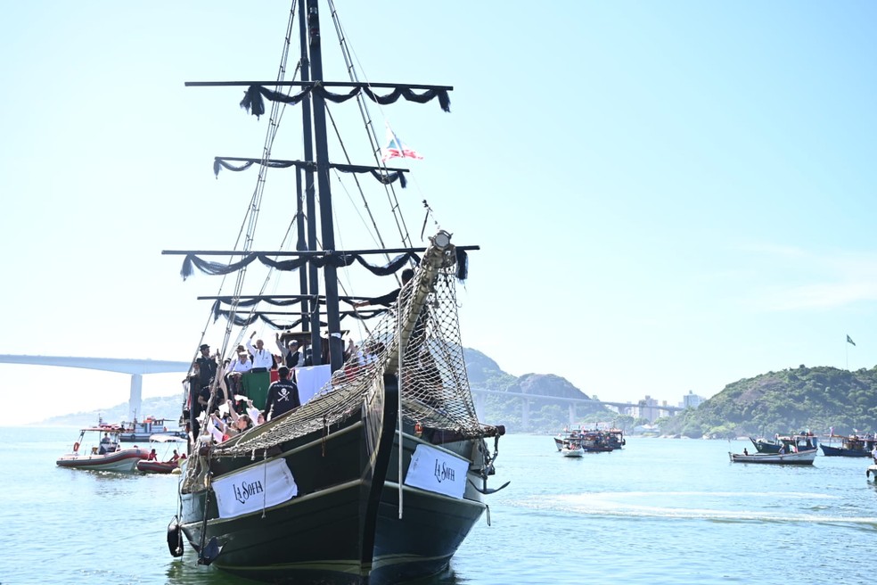 Embarcação imita primeiro navio italiano que chegou no Espírito Santo — Foto: Jansen Luben/Prefeitura Municipal de Vitória