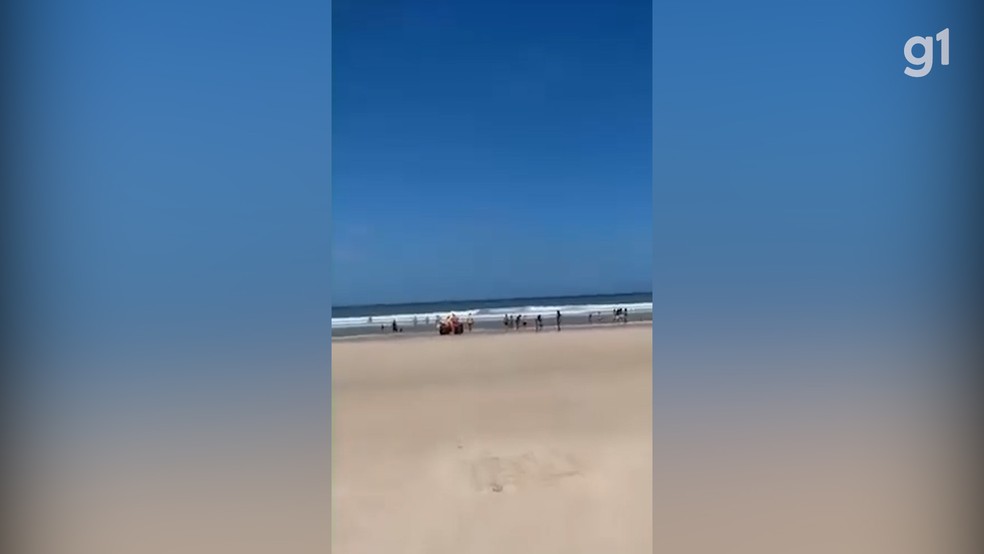 Adolescente desaparece ao ser levado por correnteza na Praia de São Marcos, em SL — Foto: Reprodução