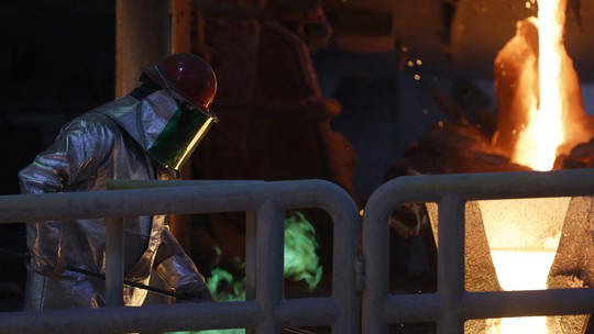Mineradora chilena encontra corpos de mais dois trabalhadores que ficaram presos em mina após terremoto - Com isso, o total de mortos já subiu para quatro pessoas. O desabamento aconteceu na semana passada, após um tremor de magnitude 5 ter atingido a região.