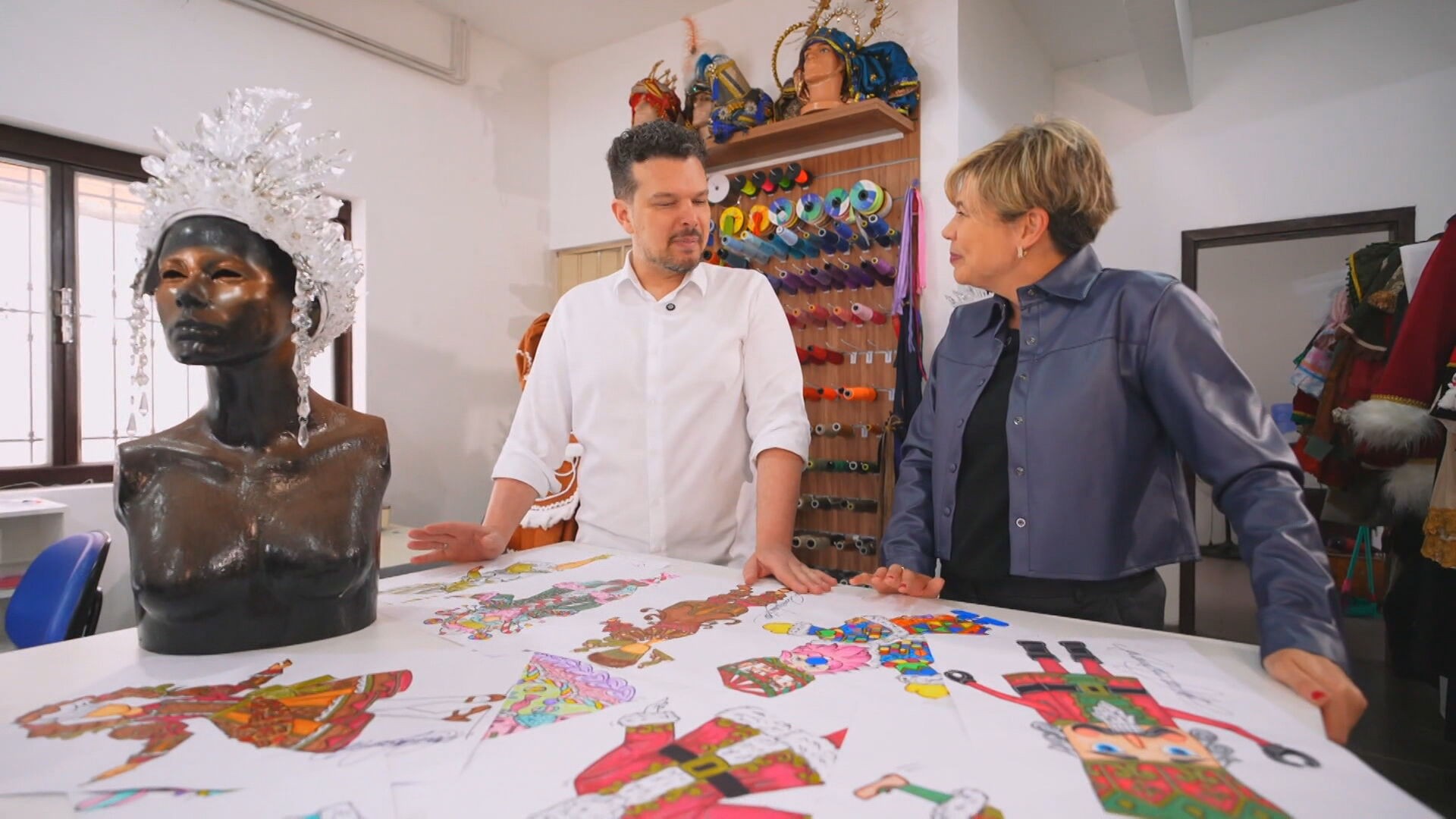 Carnaval no Natal? Os bastidores do maior espetáculo natalino do Brasil, das ideias à construção de alegorias e fantasias