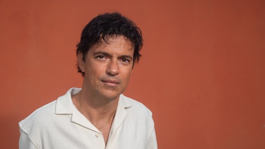 Jorge Vercillo procura se renovar em agosto com edição de disco de remixes, após feats com PK e Tasha & Tracie -