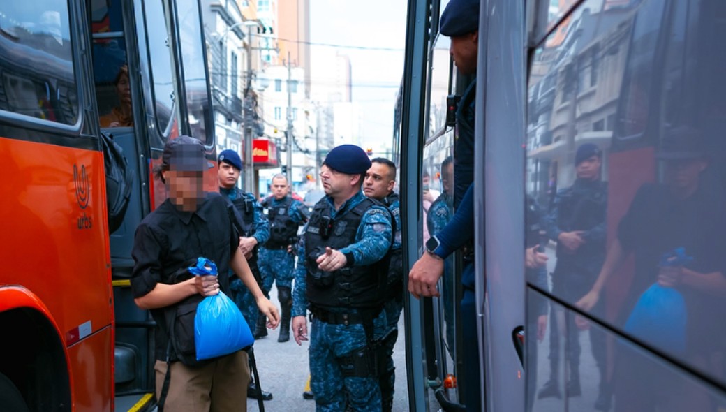 Fura-Catraca: operação prende 17 pessoas que entraram sem pagar passagem de ônibus em Curitiba
