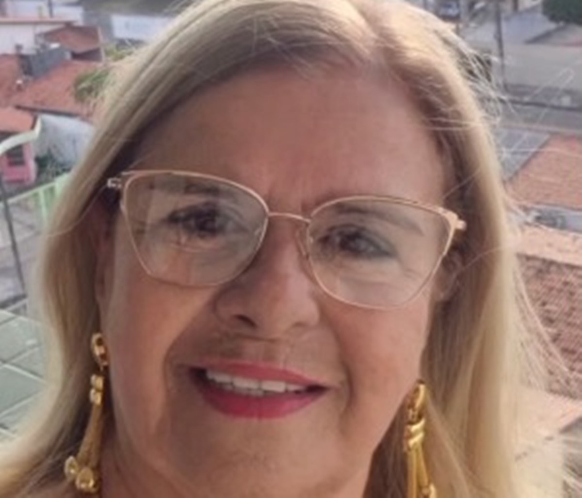 Defensora pública aposentada morta em acidente na Grande João Pessoa dedicou mais de 30 anos à carreira: 'Referência entre colegas e amigos', diz irmão 