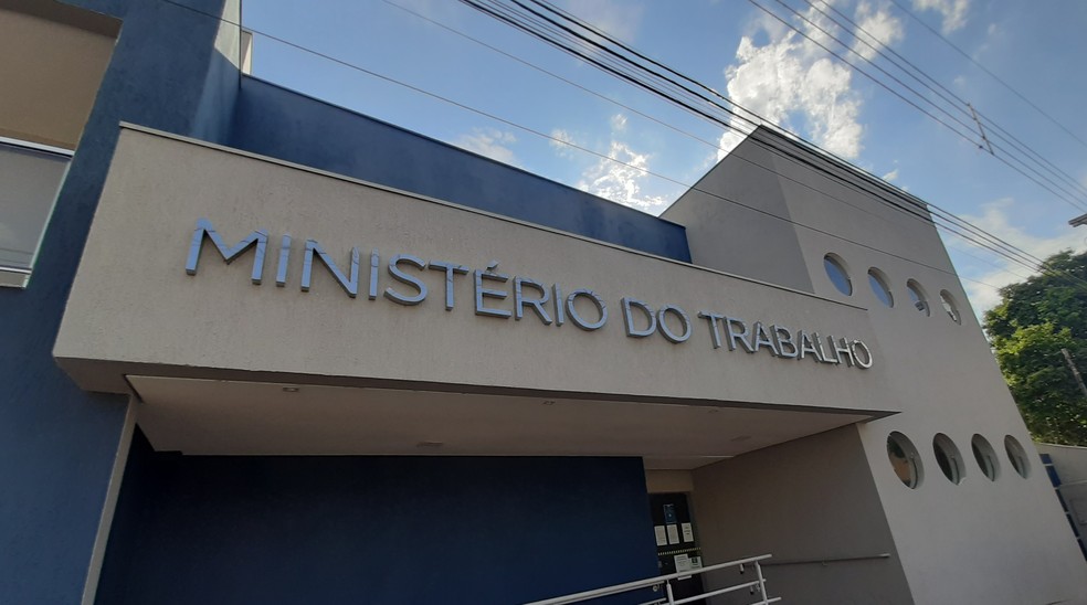 Fachada Ministério do Trabalho Uberaba — Foto: Mariana Dias/G1