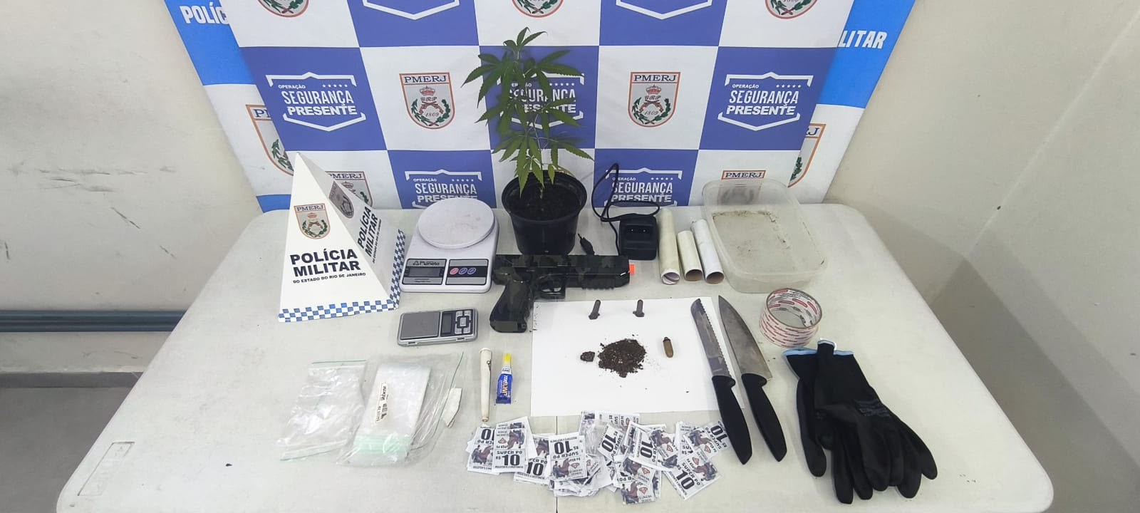 Jovem é preso por suspeita de envolvimento com organização criminosa em Volta Redonda