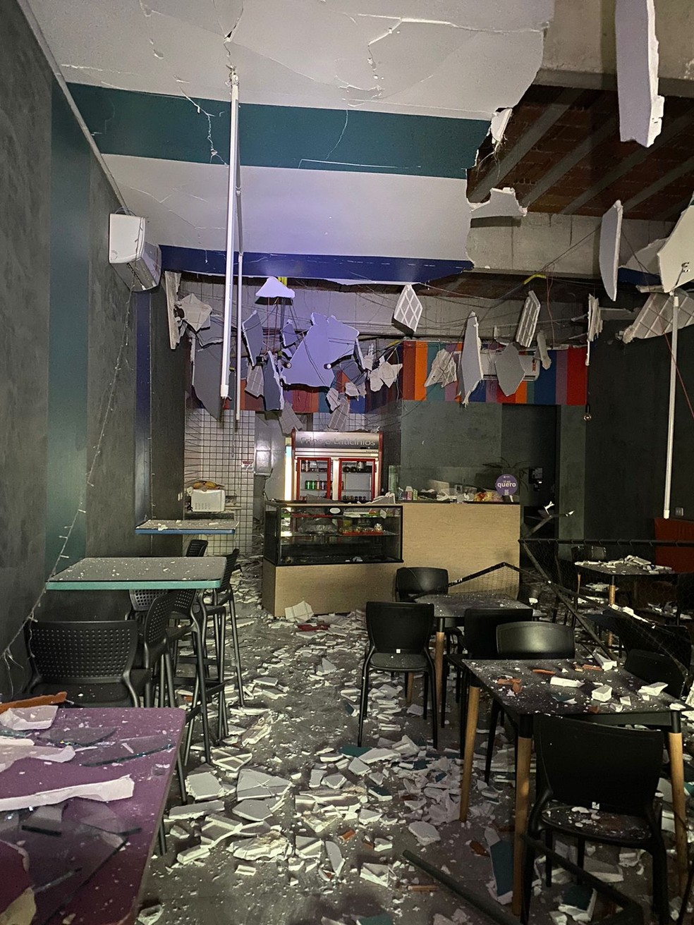 Lanchonete explode após vazamento de botijão de gás e deixa três feridos — Foto: Divulgação/CBMEPI
