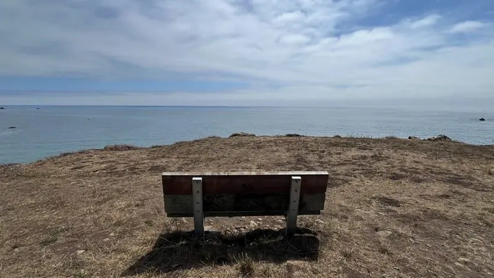 Atualmente, este mirante solitário convida os visitantes a refletir longamente sobre o passado czarista da Califórnia — Foto: Eliot Stein/BBC