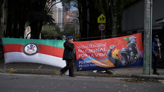 Encapuzados entram à força em 'embaixada' do Vaticano em Bogotá, publicam jornais