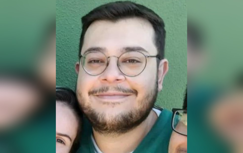 5 de 5
Gabriel Correa de Camargo coordenou transfusão de sangue da onça-pintada que vive no Zoológico de Sorocaba (SP) — Foto: Arquivo Pessoal