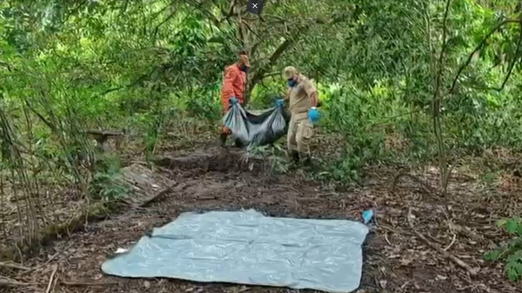 Polícia Civil encontra cemitério clandestino em Bangu