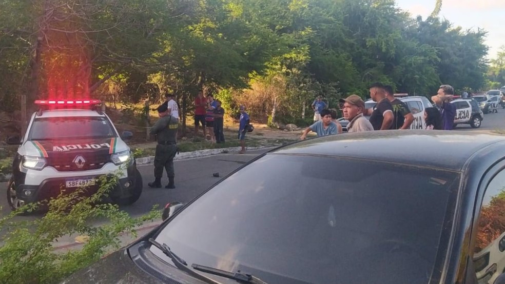Empresário atropela quatro assaltantes em Fortaleza — Foto: Reprodução