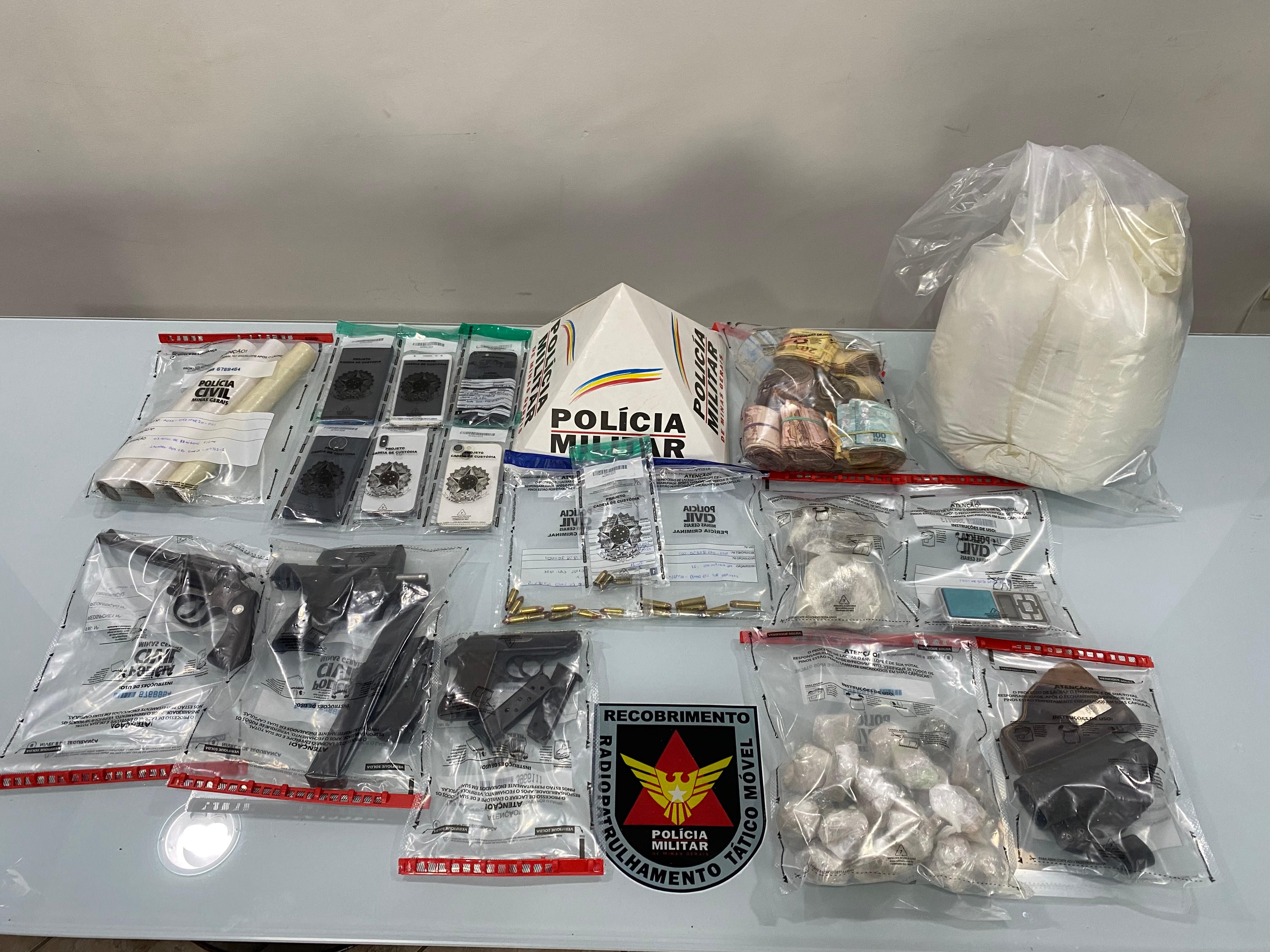 Seis pessoas são presas com armas, drogas e mais de R$ 15 mil em Governador Valadares