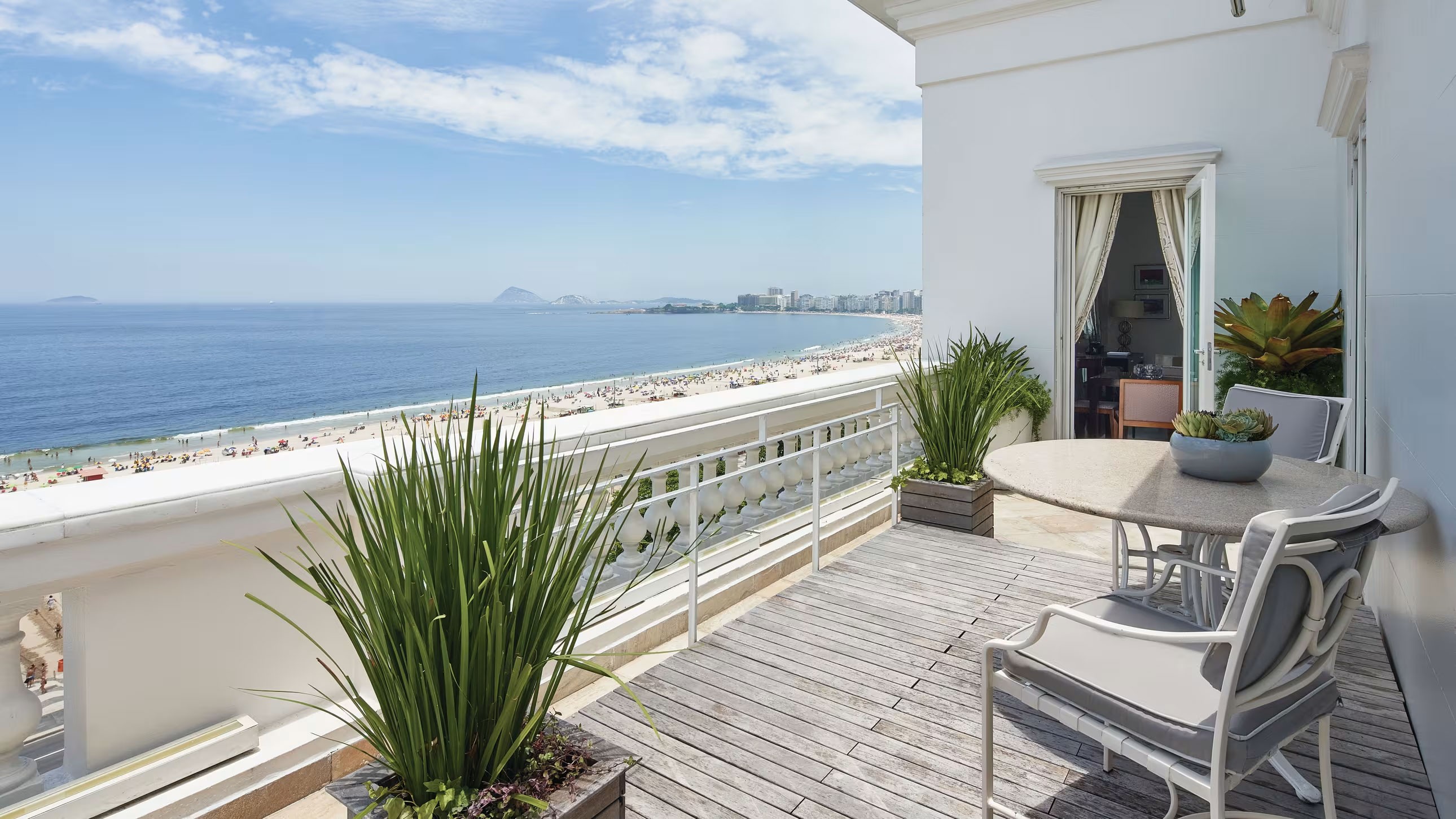 A suíte das divas: quarto onde Shakira ficará no Copacabana Palace recebeu Madonna e Gaga; veja lista de hospedes famosos