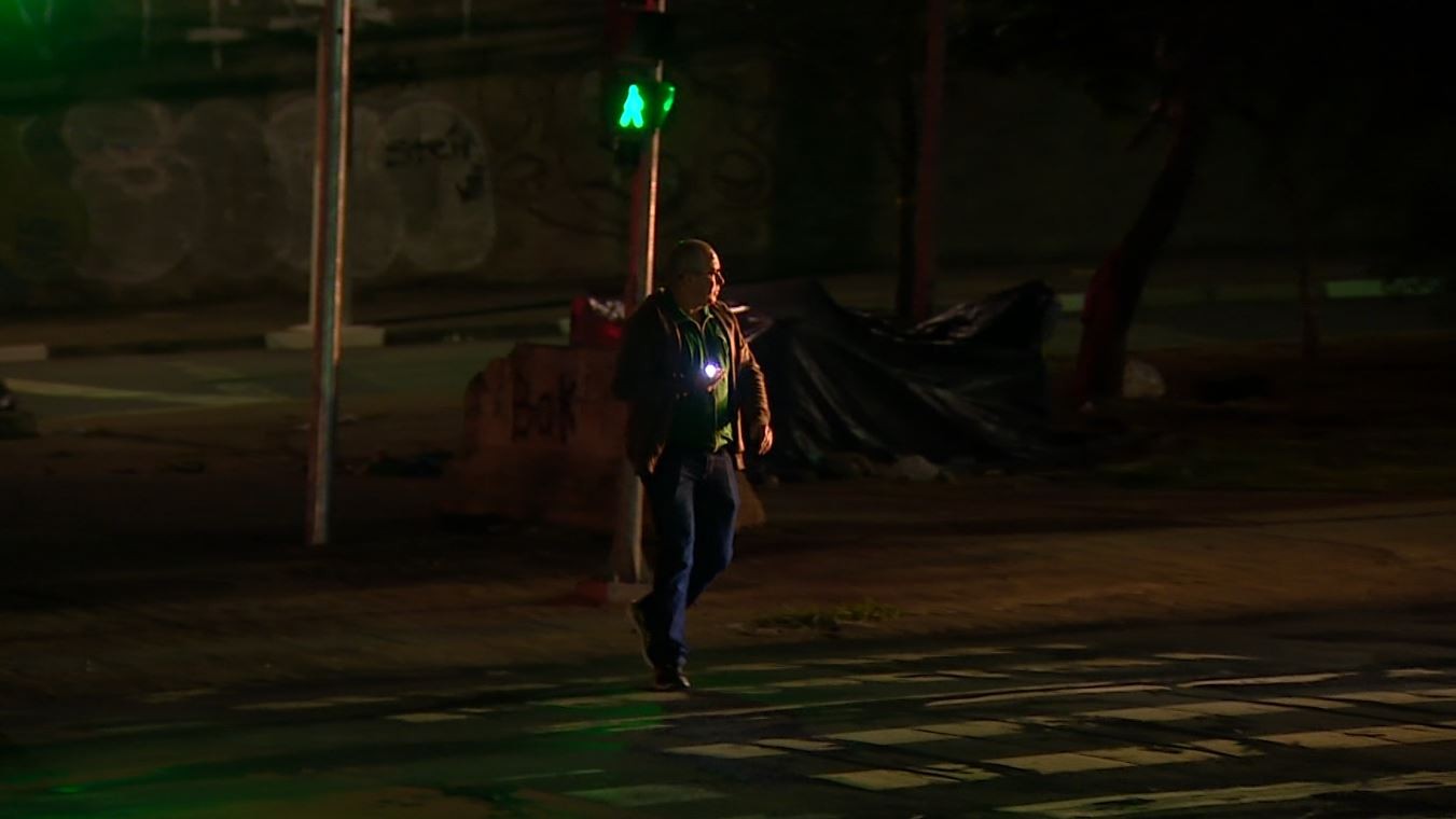 Corredores BRT sem luz: campineiros usam lanternas e reclamam de insegurança próximo a terminais