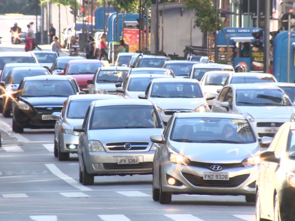 Renovação automática da CNH: 2 em cada 3 motoristas de Campinas foram multados no último ano e 'perdem' benefício — Foto: Reprodução/EPTV