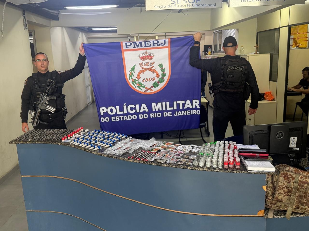 Homem é preso por suspeita de tráfico de drogas em Angra dos Reis