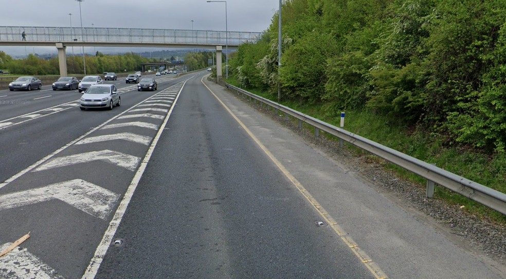 Cruzamento 11 sentido norte da estrada M50, em Dublin, onde João foi atropelado. — Foto: Reprodução/Street View