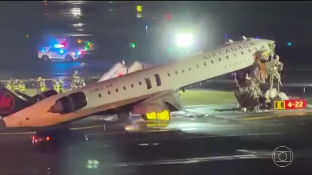 EUA: autoridades investigam se controlador de voo se distraiu antes de acidente aéreo