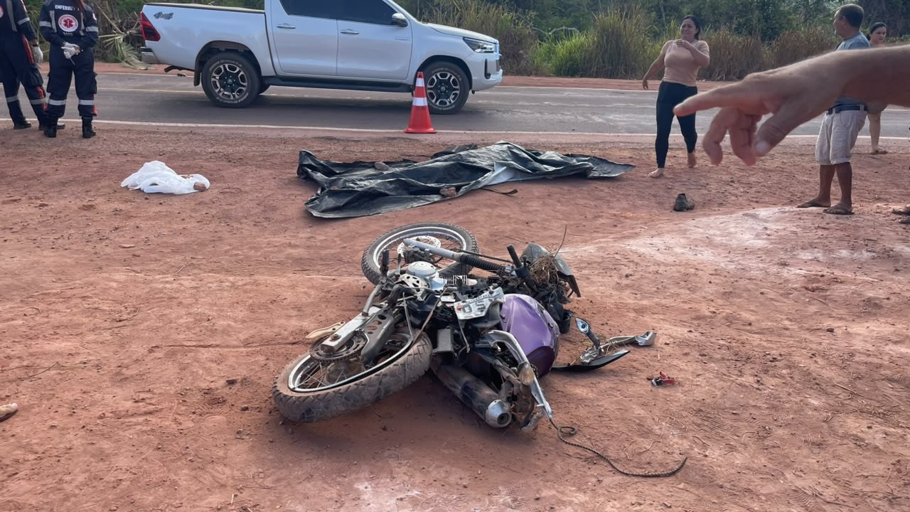 Motociclista morre na hora após ter veículo atingido por carro na BR-163, no oeste do Pará