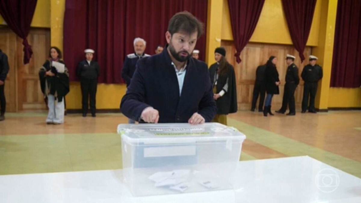 Boric convoca segundo plebiscito sobre nova Constituição do Chile; projeto é considerado conservador