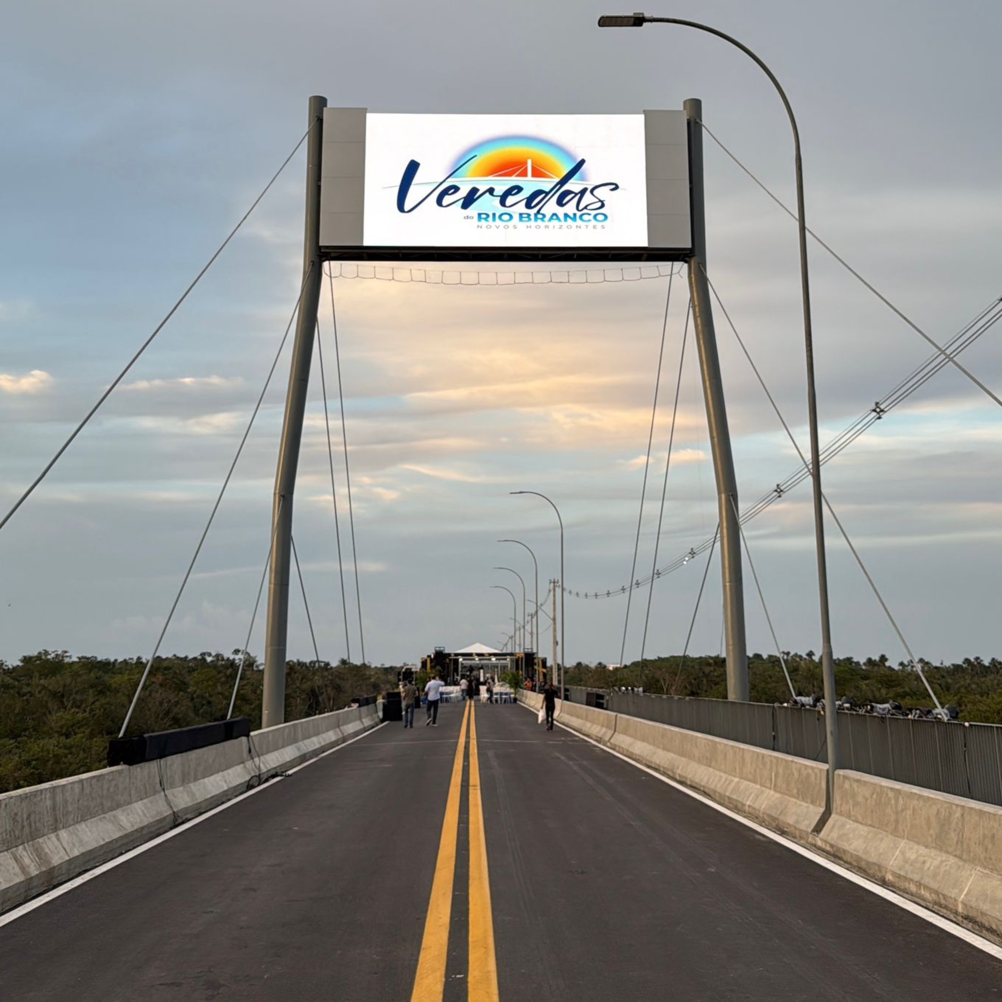 Ponte que interliga Caçari ao Cauamé construída por empresários é inaugurada