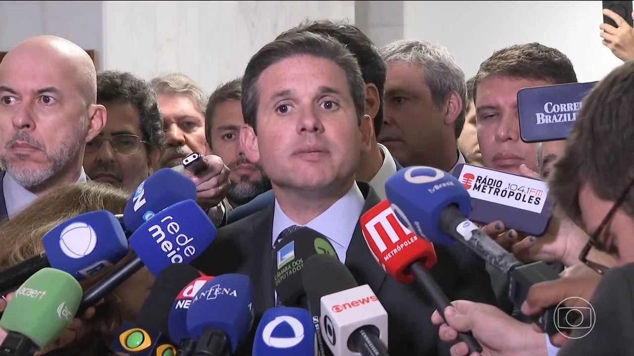 Dino manda SÃ³stenes Cavalcante, lÃ­der do PL na CÃ¢mara, dar esclarecimentos sobre divisÃ£o interna de emendas parlamentares