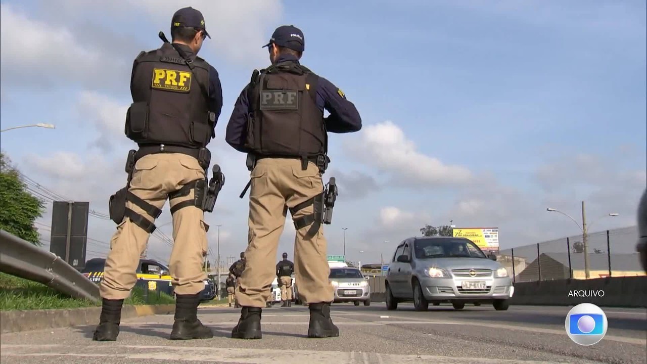 PF indicia ex-diretores da PRF por tentarem impedir deslocamento de eleitores em 2022