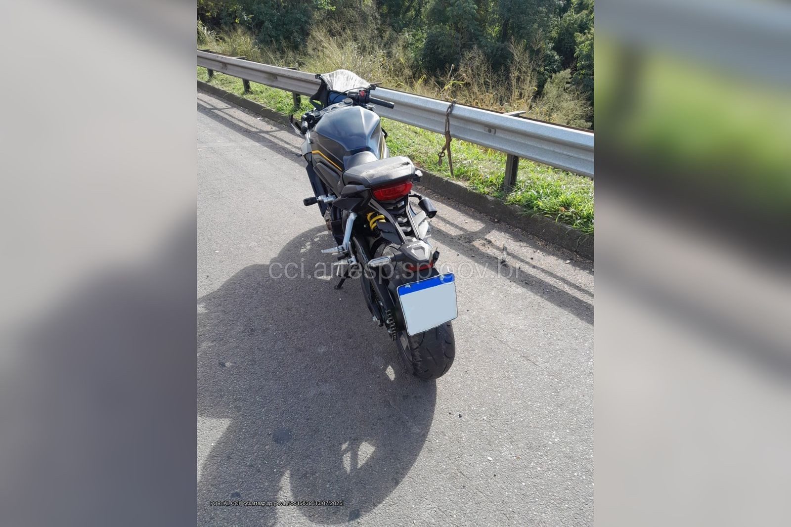 Motociclista morre após tombar moto e cair em ribanceira na Rodovia dos Bandeirantes em Jundiaí