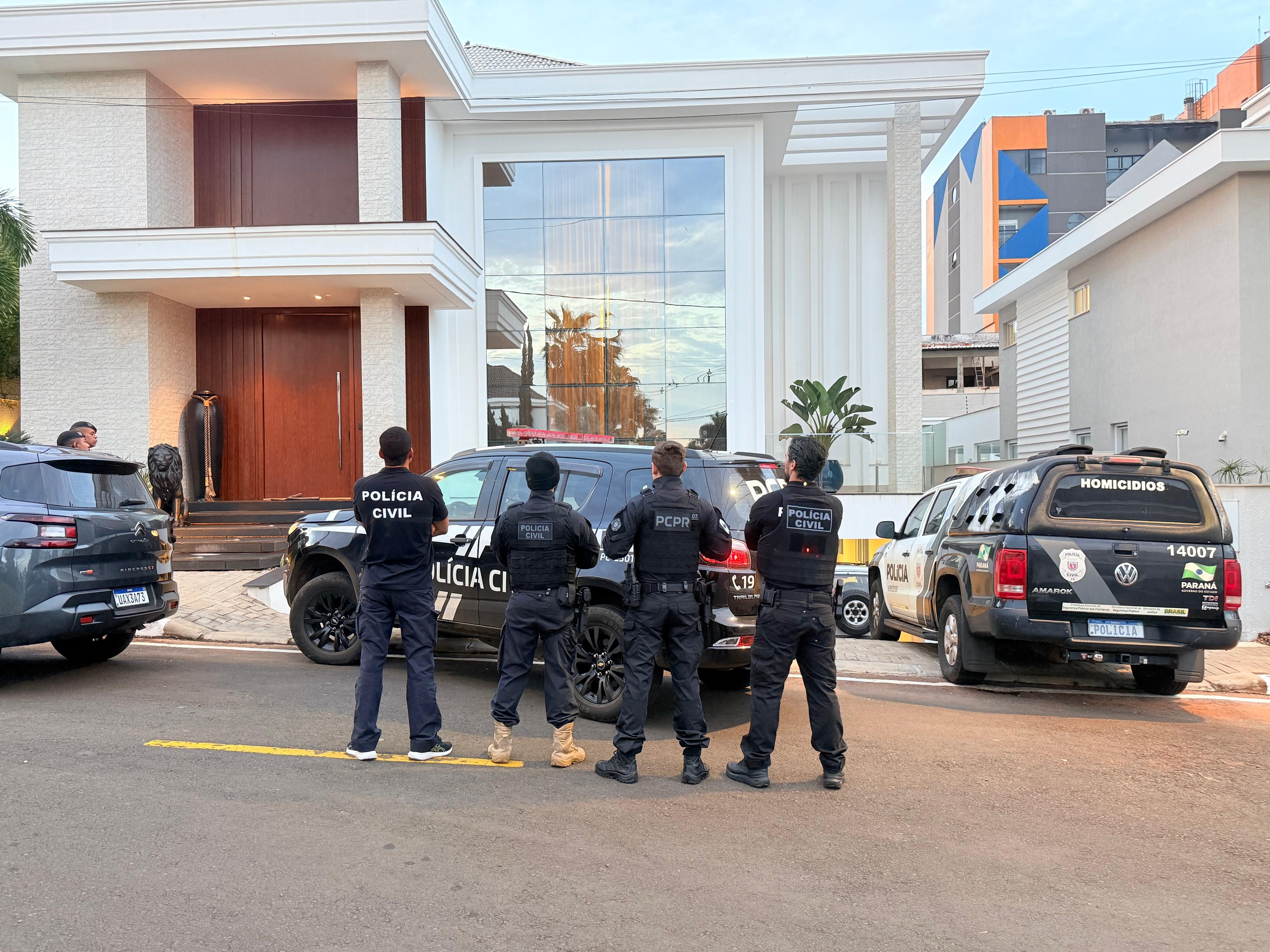 Suspeitos de fabricar e distribuir anabolizantes são alvos da polícia do DF