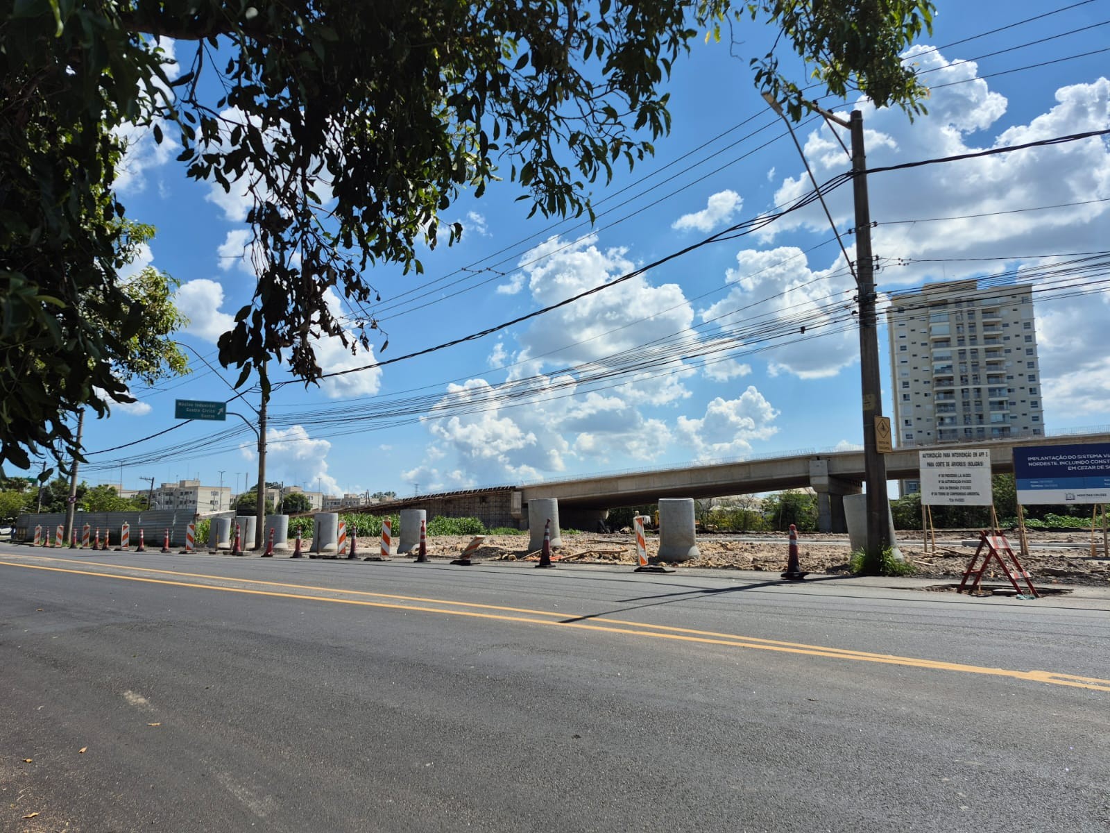 Desvio em rotatória muda trânsito em César de Sousa; veja como fica