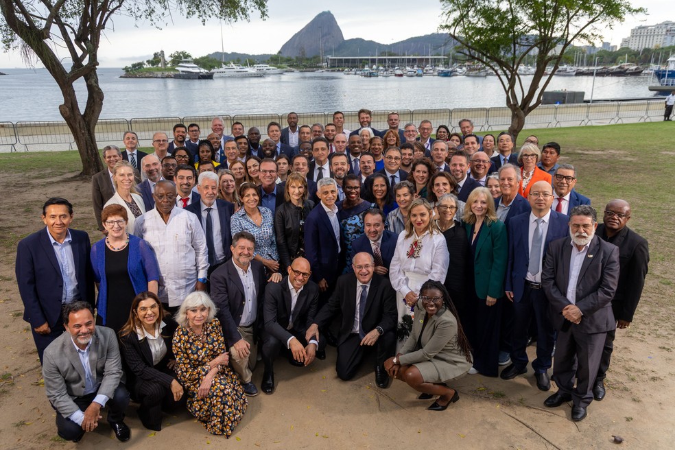 Prefeitos entregam carta que será encaminhada a líderes mundiais durante a COP30