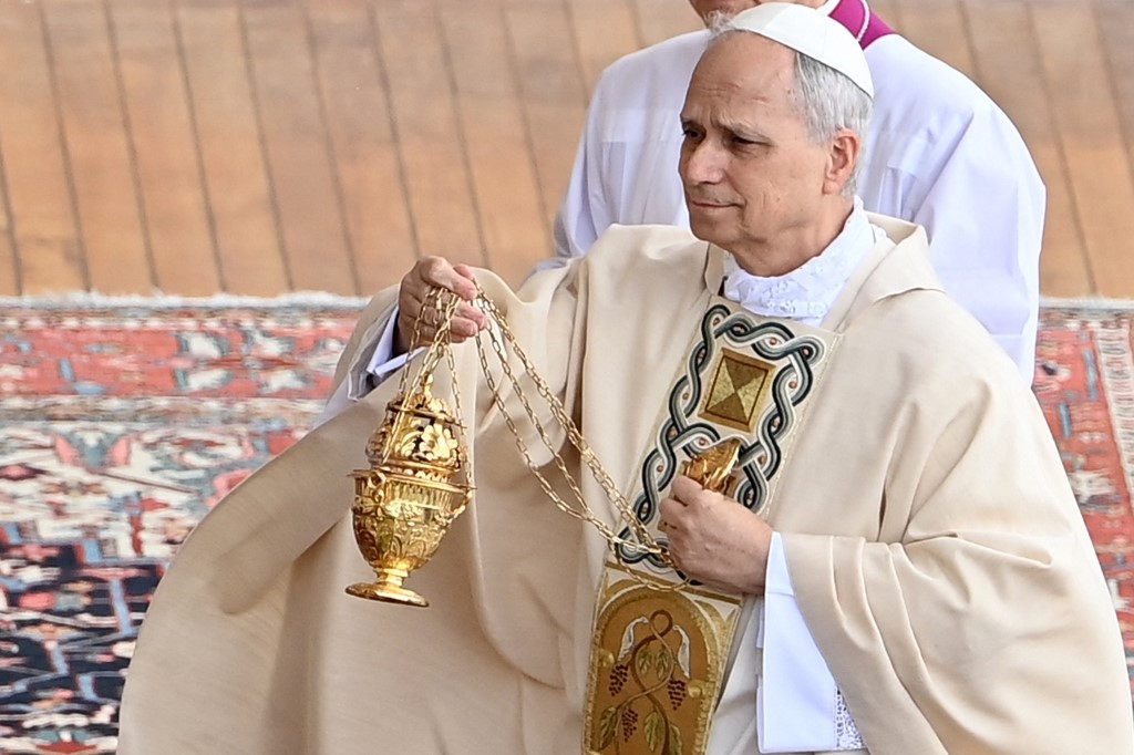 Papa Leão XIV vai se encontrar com Zelensky neste domingo, diz Vaticano