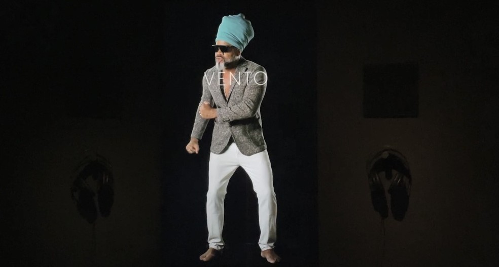Carlinhos Brown em exposi&ccedil;&atilde;o no Museu da L&iacute;ngua Portuguesa &mdash; Foto: Renata Bitar/g1