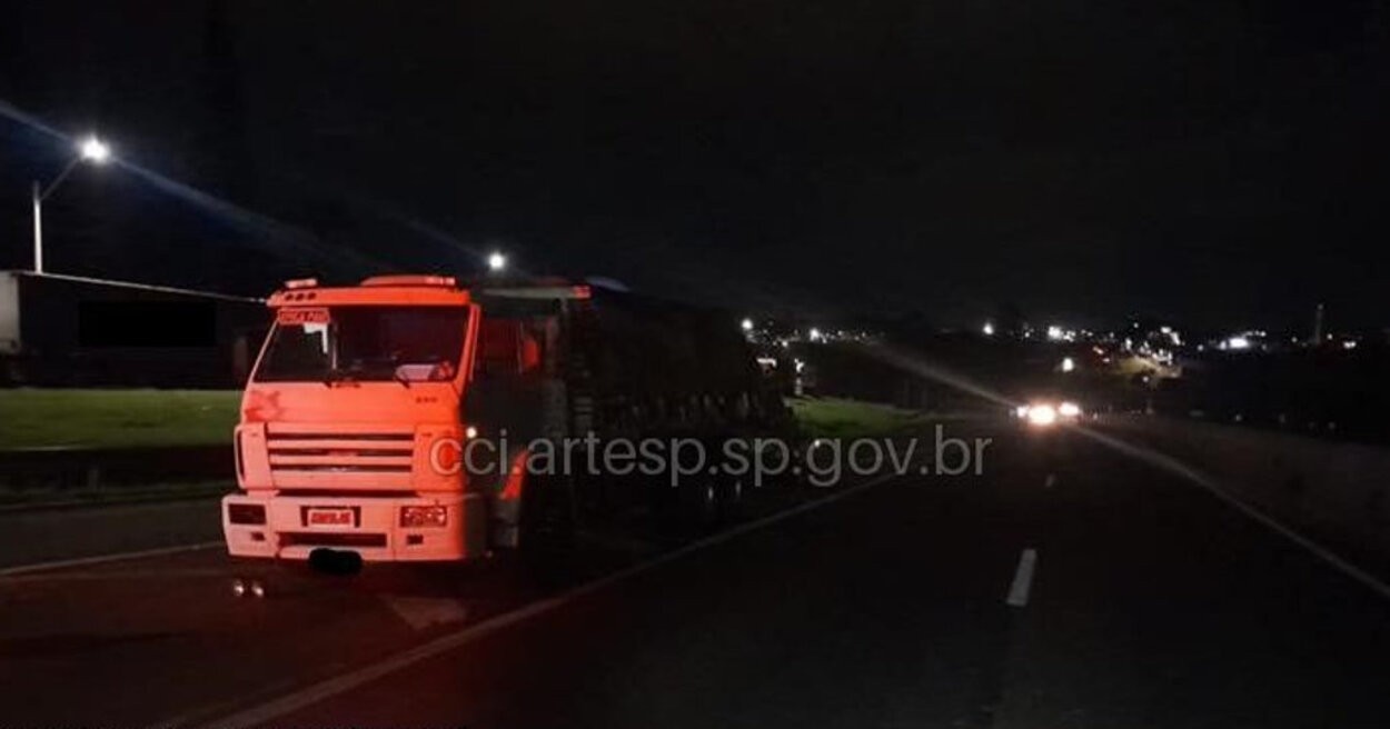 Pedestre morre atropelado por caminhão na Rodovia Washington Luís em São Carlos