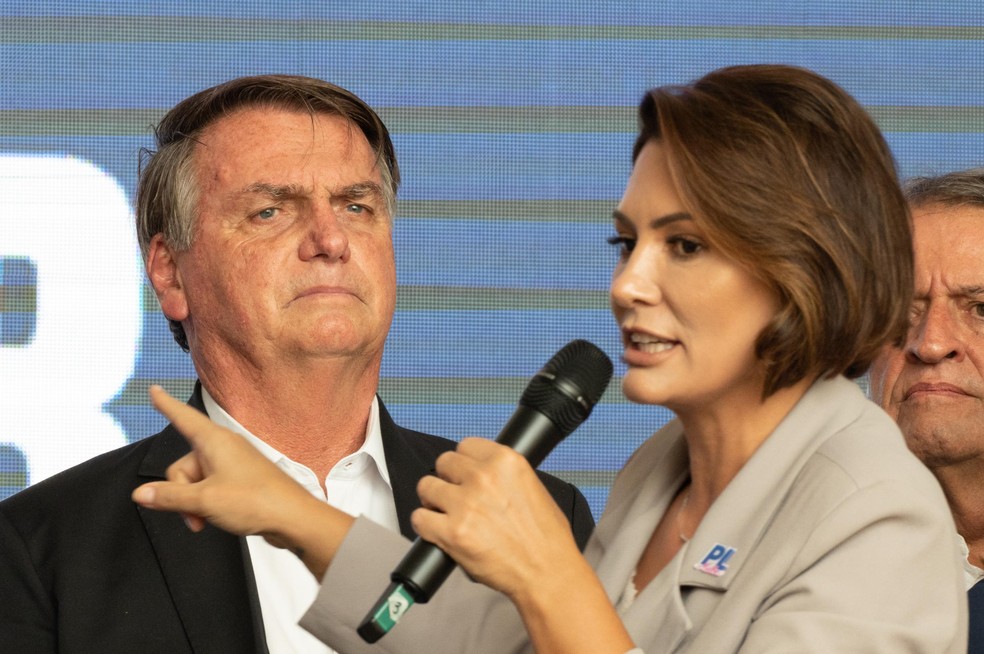 Michelle Bolsonaro e Jair Bolsonaro em imagem do dia 6 de maio de 2023 — Foto: André Ribeiro/Futura Press/Estadão Conteúdo