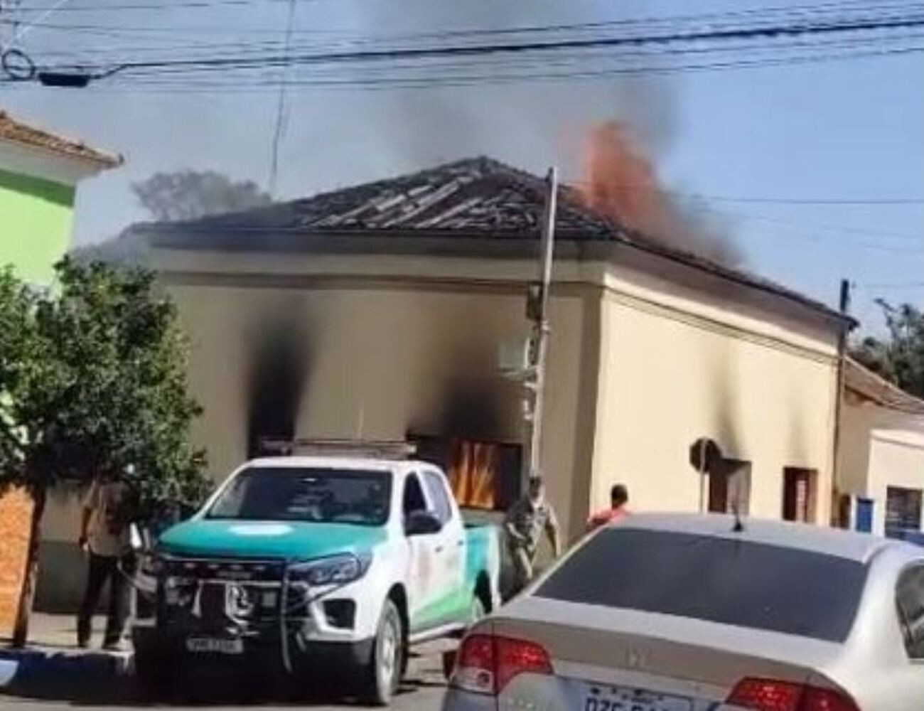 VÍDEO: Filho mata a mãe idosa carbonizada após incendiar casa da família no interior de SP