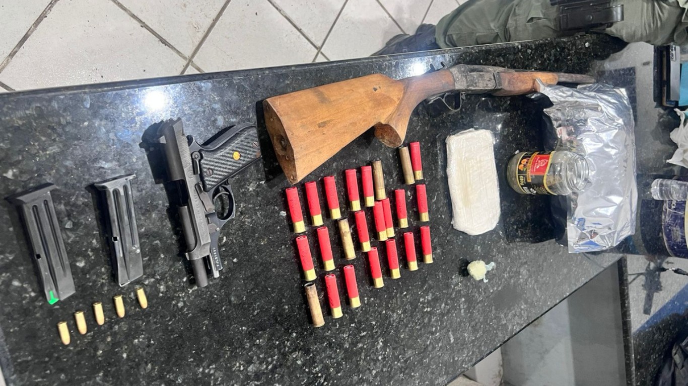 Homem e adolescente de 12 anos são mortos em Jataúba