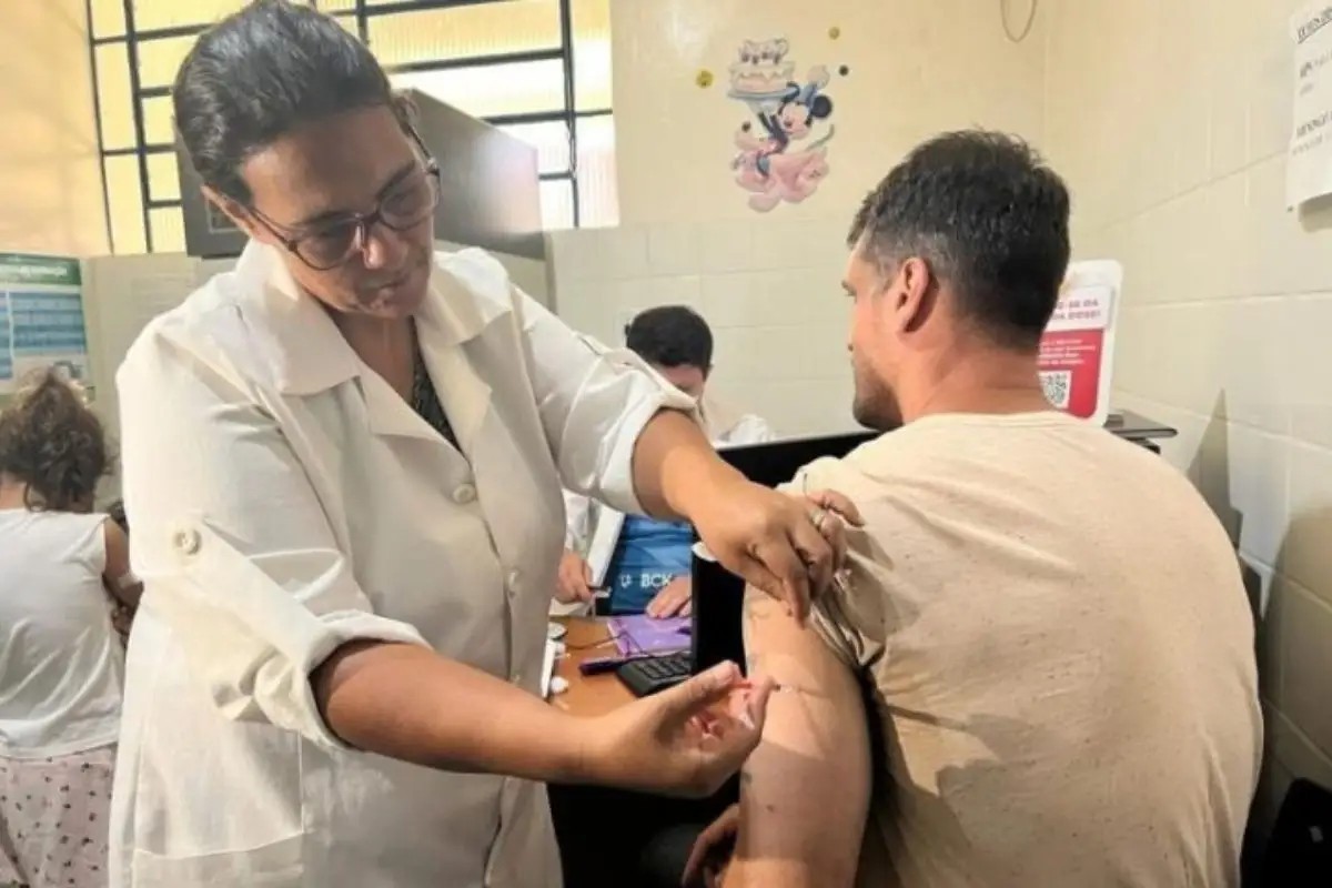 MS amplia vacinação contra dengue para profissionais da saúde; confira