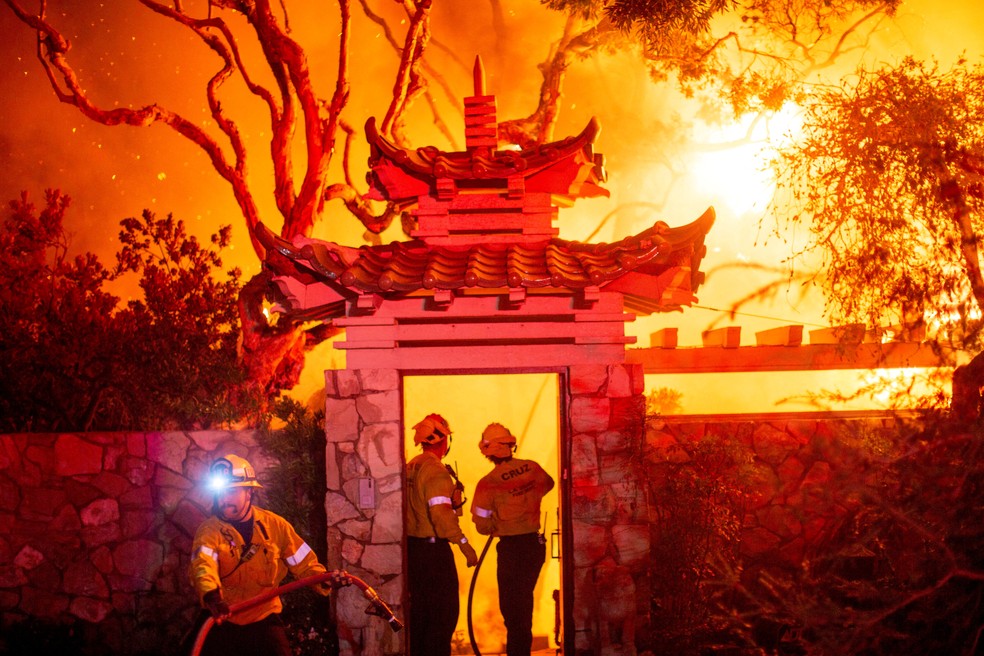 Incêndio em Los Angeles — Foto: Ringo Chiu/Reuters