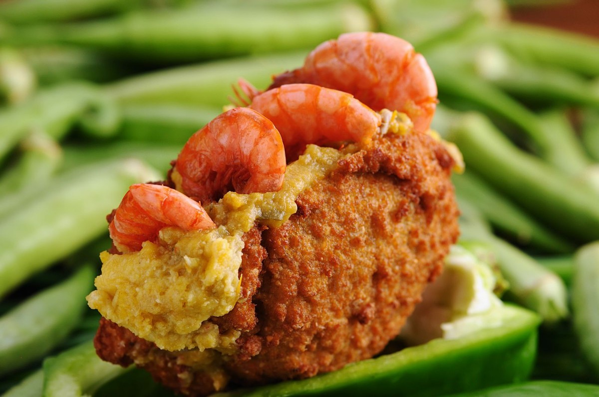 What does the word acarajé mean?  Discover interesting facts about the dish