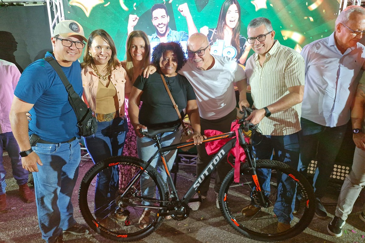 Festa do Servidor reúne milhares em Pinda com música e homenagens