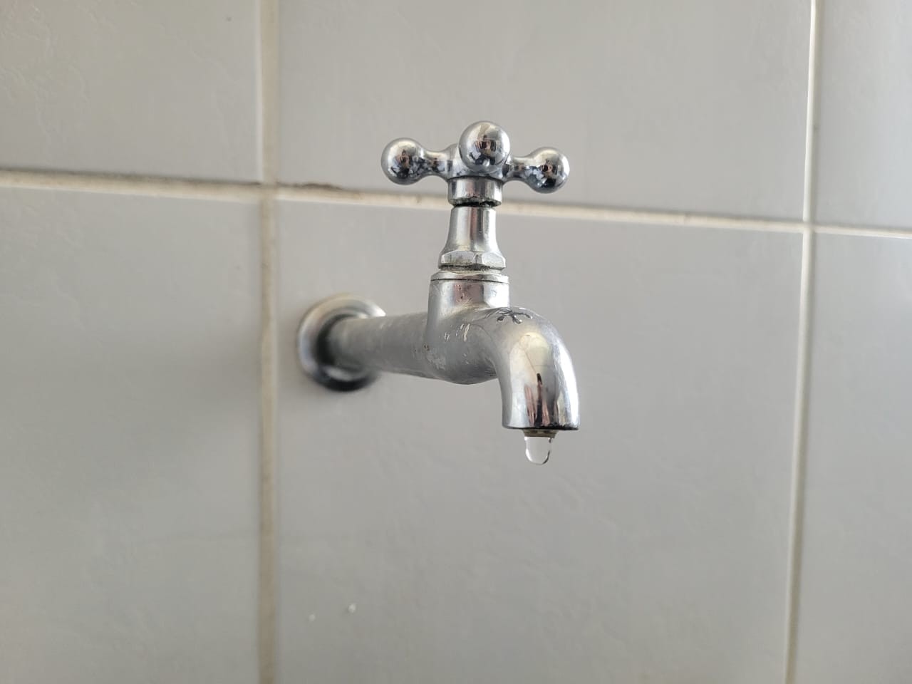 Vazamento deixa bairros de Manaus com oscilações no abastecimento de água nesta segunda-feira; veja quais