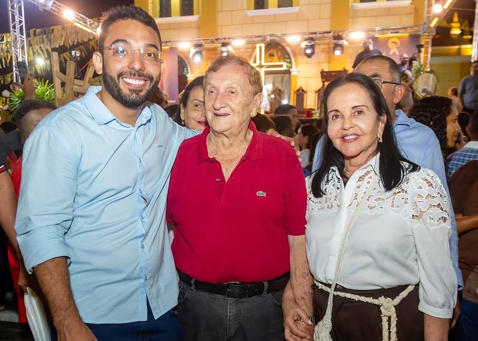 Prefeito de Parnaíba foi apoiado por ex-prefeito e ex-primeira-dama em 2024 — Foto: Reprodução/Redes Sociais