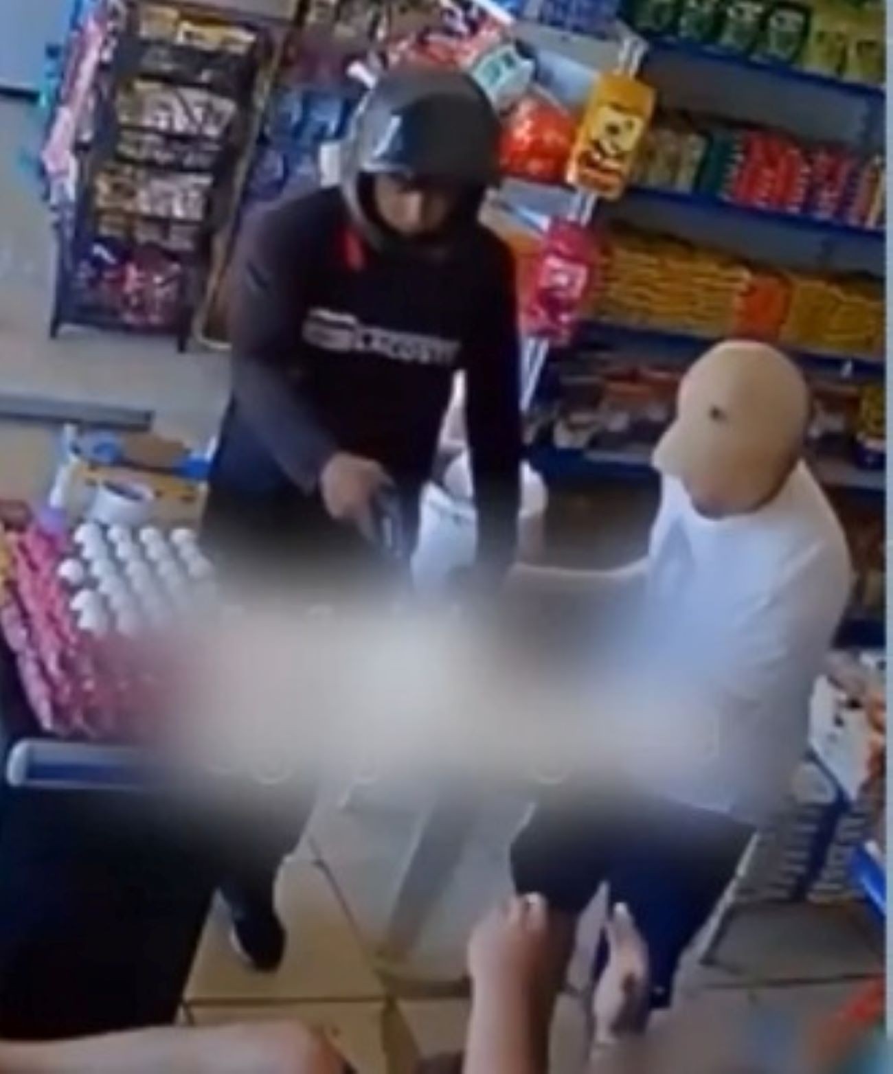 Bandidos armados fazem comerciante refém durante assalto em Grajaú, no MA