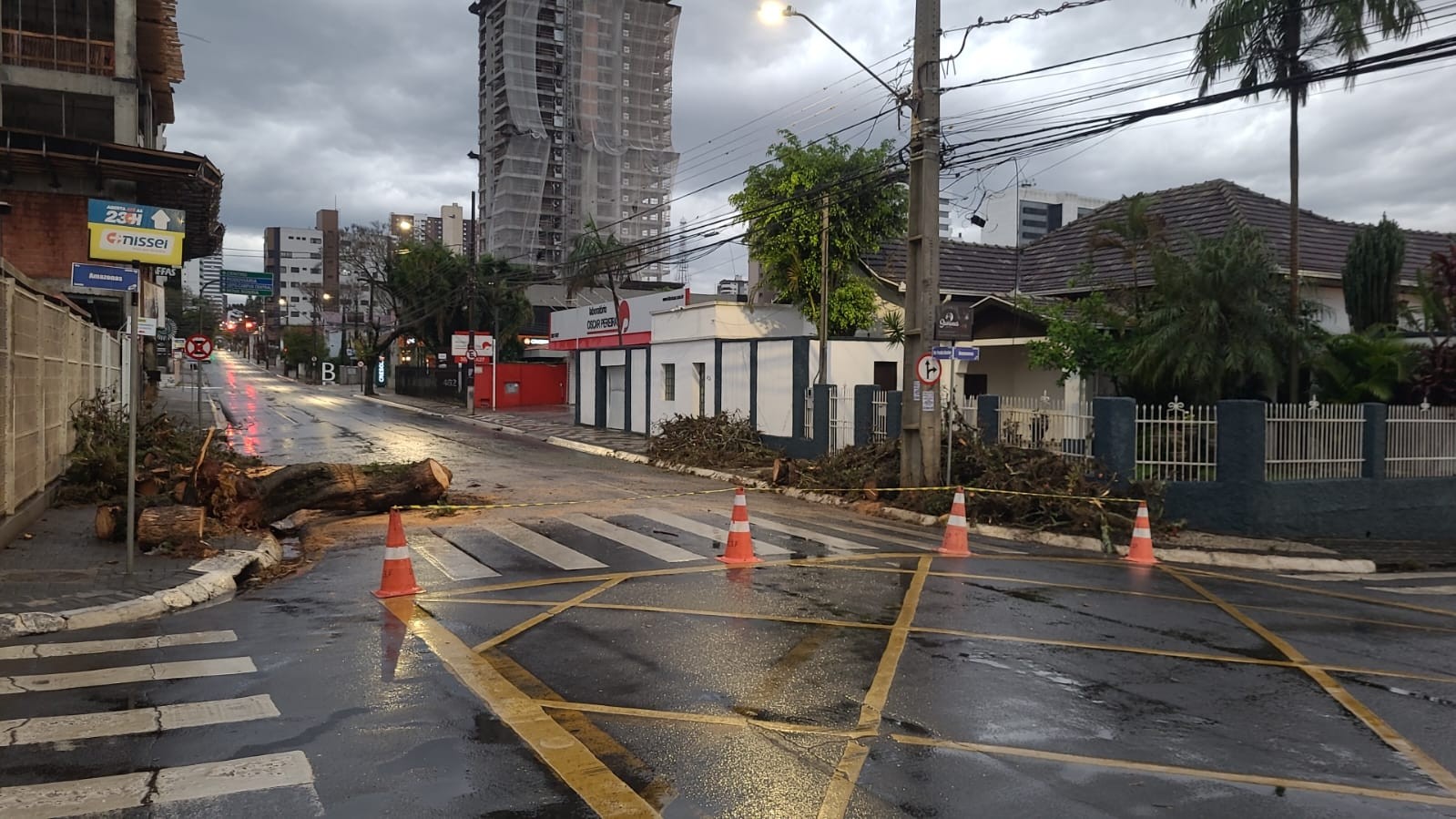 Mais da metade do Paraná está sob alerta de tempestade do Inmet; veja cidades