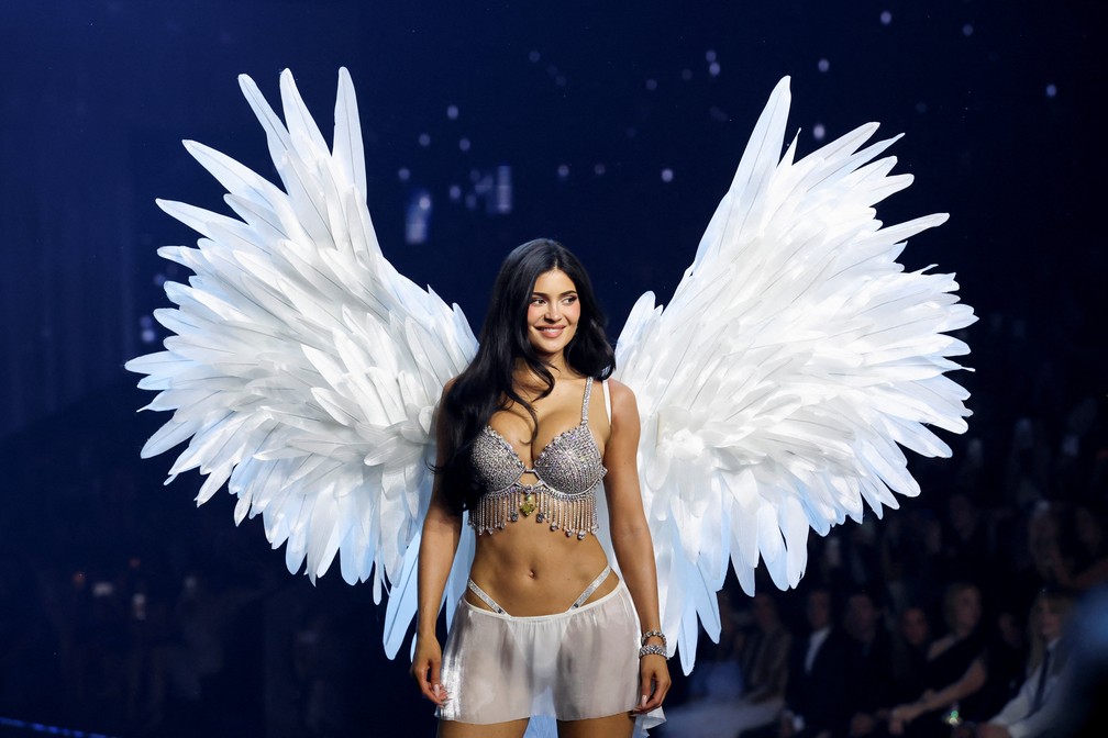 Kylie Jenner mostra o Fantasy Bra — Foto: REUTERS/Mario Anzuoni