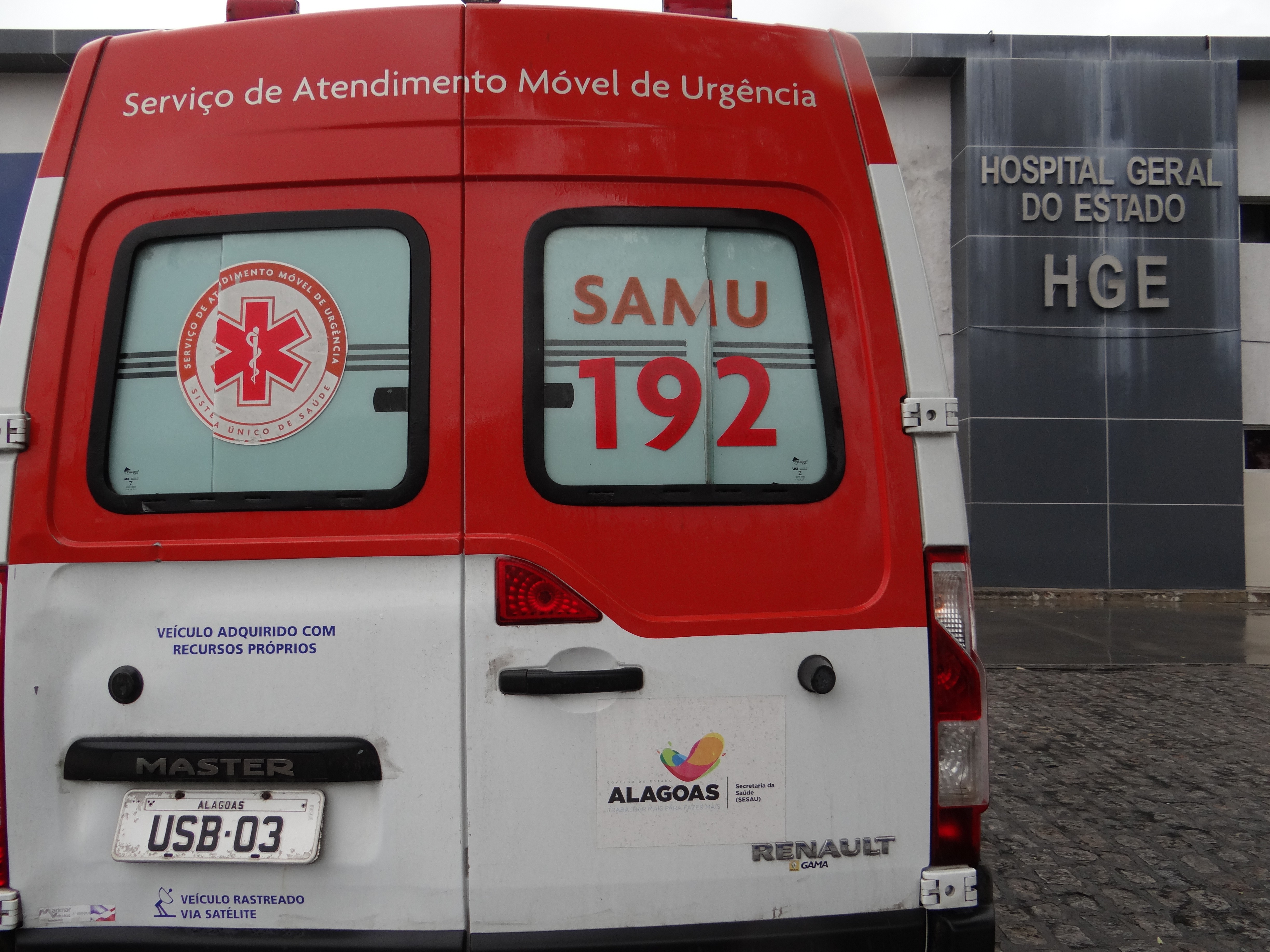 Grávida é esfaqueada pelo companheiro enquanto segurava bebê no colo em Maceió