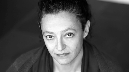 Entre o Chile e a Palestina: Lina Meruane lança dois livros na Bienal e fala sobre memória e identidade