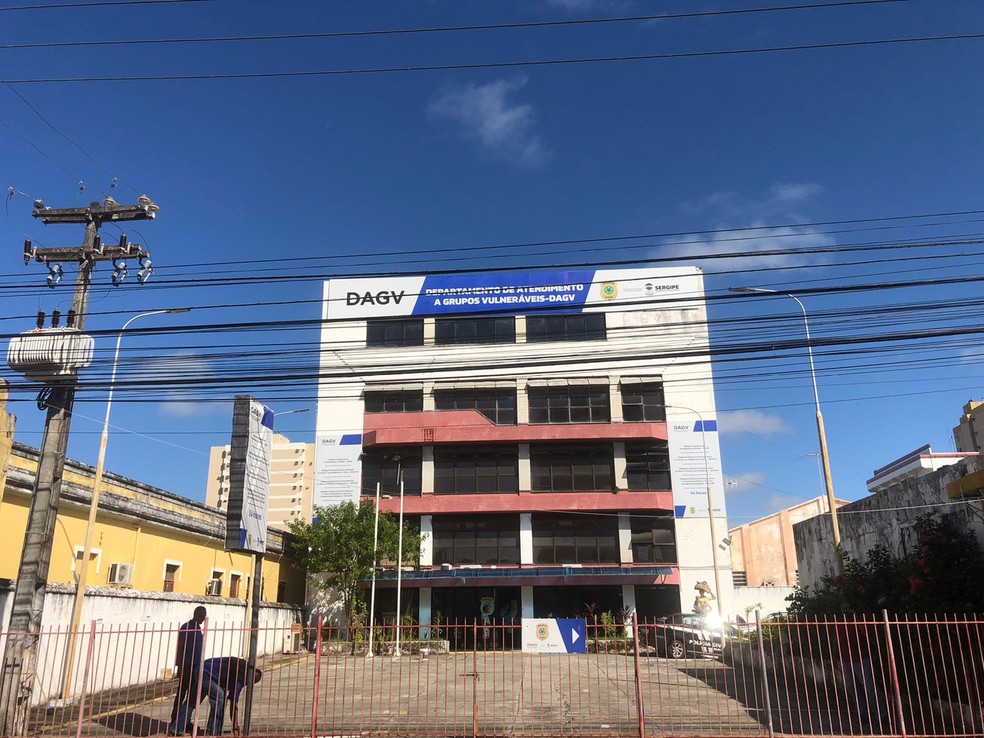 Quatro garotos de programa são presos suspeitos de extorquir clientes